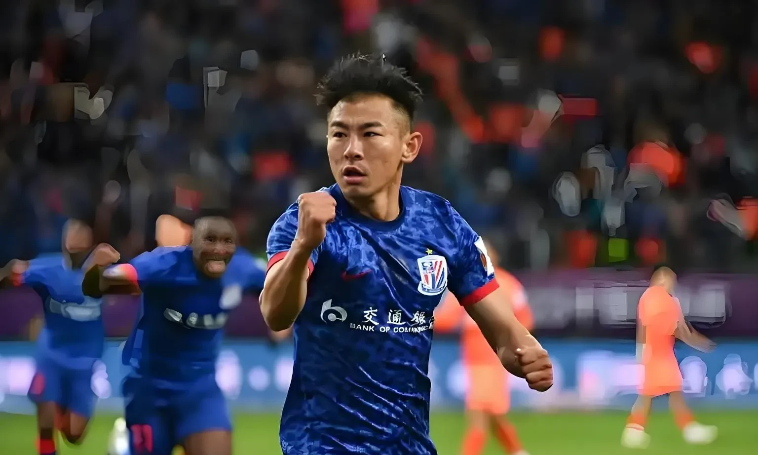 官网包含上海申花赛前主帅复盘,志在英超名次提升,气氛紧张,年轻球员得到机会的词条