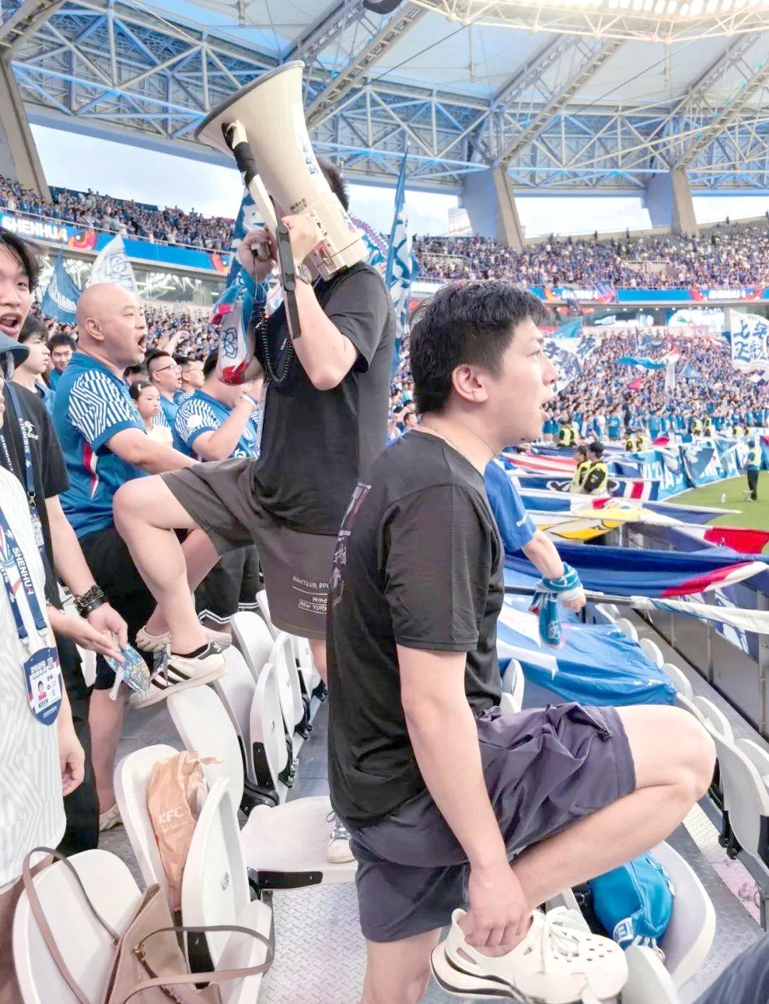 APP下载上海申花遗憾出局备战CBA常规赛转会期浙江队单刀错失,托特纳姆围绕CBA常规赛防线松动看傻球迷(申花队最新消息今天)